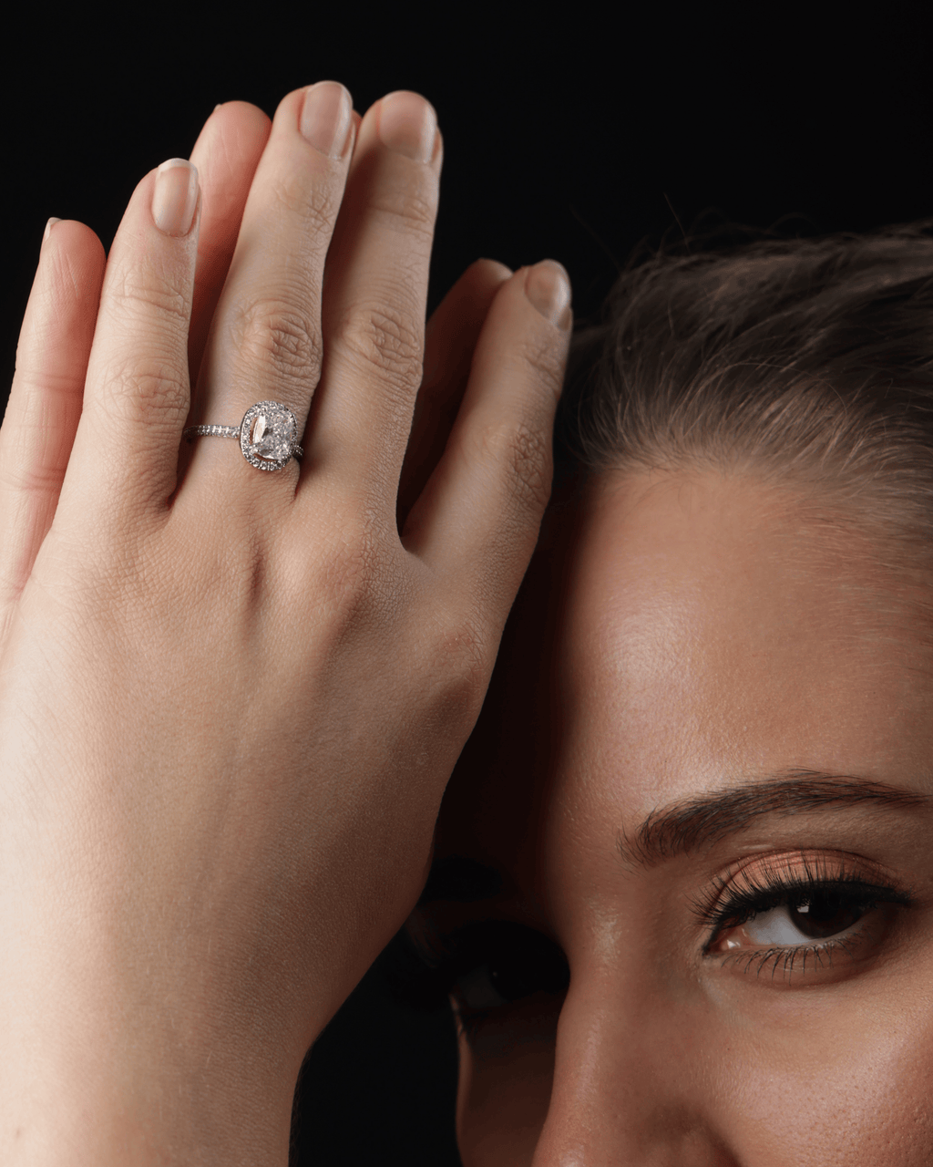 Elara Halo Ring