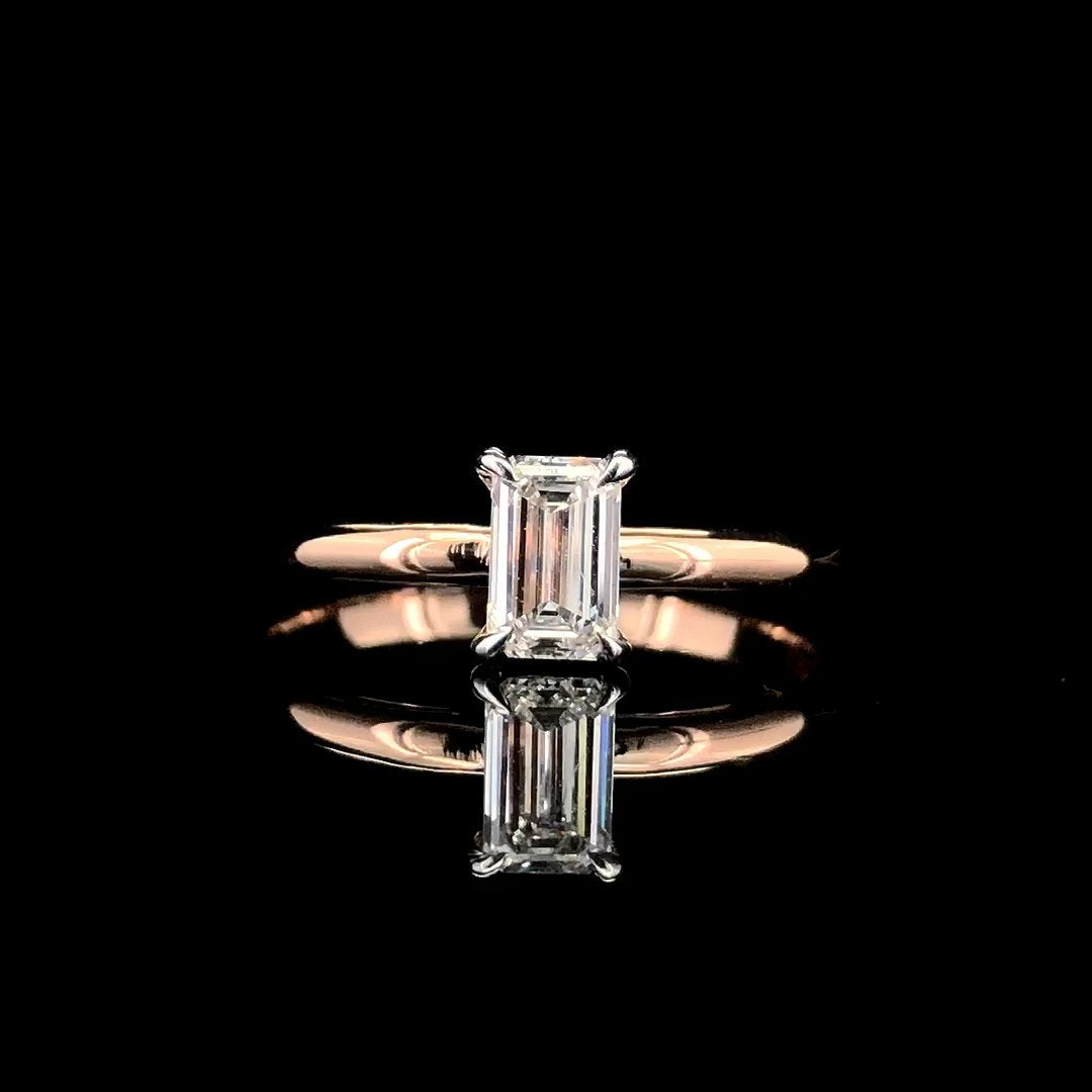 Vera Solitaire Ring
