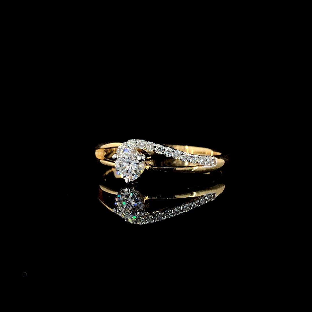 Lunaris Diamond Ring
